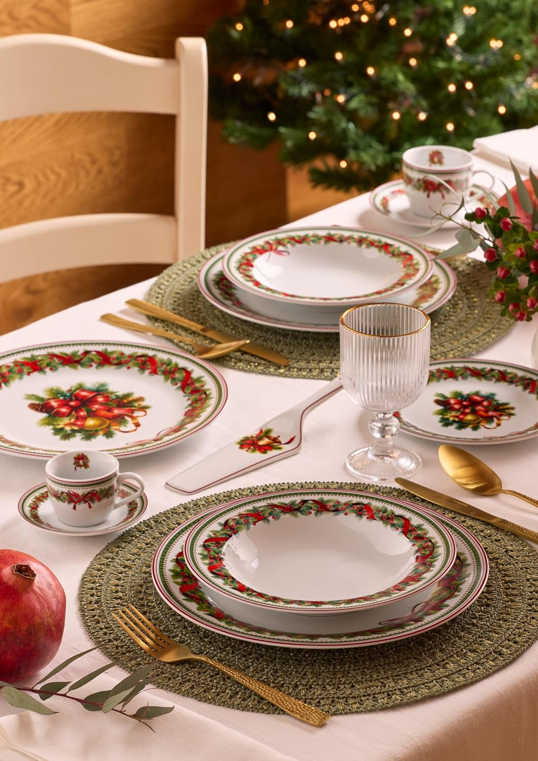 Servizio Di Piatti Natalizi In Porcellana 18pz Magical Christmas Holly 75188